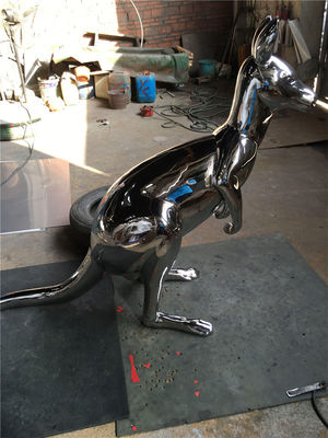 Mirror Kangaroo Metal Animal Sculptures Floor Installation Giant Animal Statues