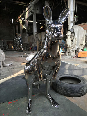 Mirror Kangaroo Metal Animal Sculptures Floor Installation Giant Animal Statues