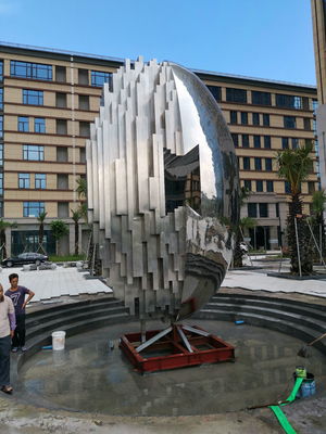 Großer Edelstahl-Skulptur-Spiegel bürstete Oberflächenspiegel-Polieredelstahl